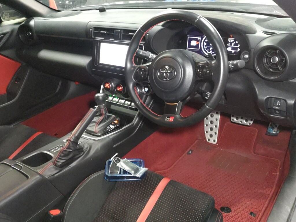 2022 TOYOTA GR86 RZ photo 3