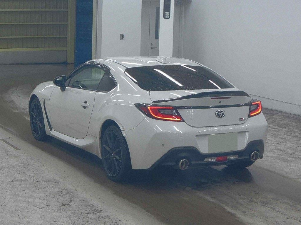 2021 TOYOTA GR86 RZ photo 2