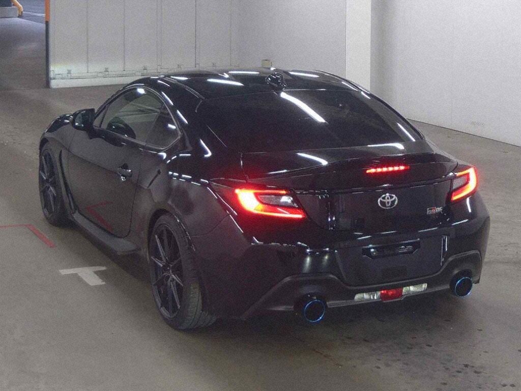 2023 TOYOTA GR86 RZ photo 2