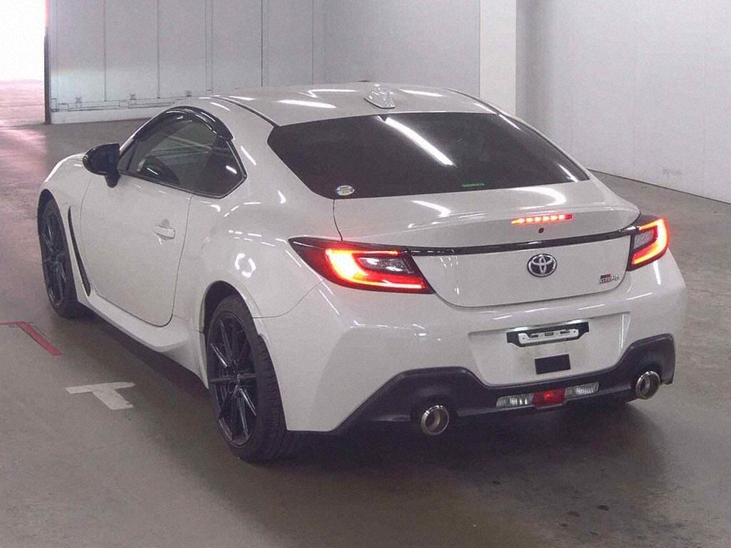 2022 TOYOTA GR86 RZ photo 2