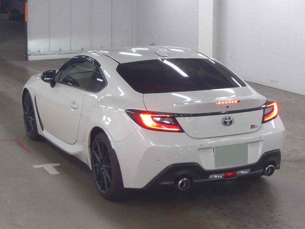 2024 TOYOTA GR86 RZ photo 2