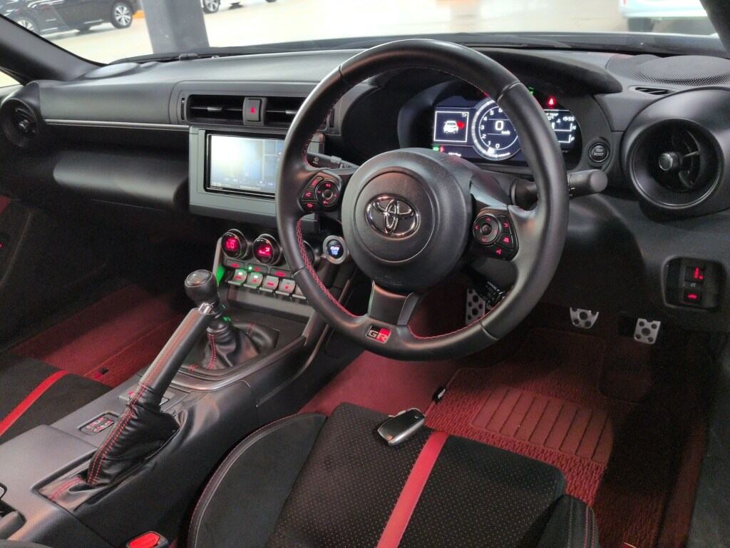 2024 TOYOTA GR86 RZ photo 5