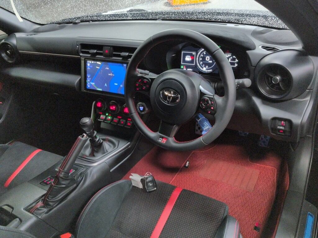 2025 TOYOTA GR86 RZ photo 3