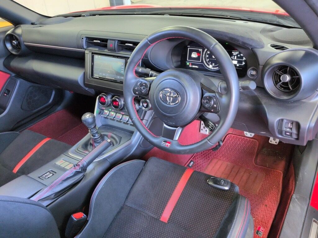 2024 TOYOTA GR86 RZ photo 3
