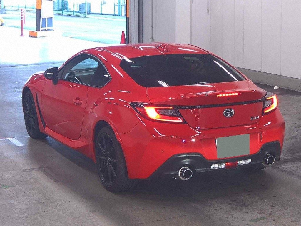 2024 TOYOTA GR86 RZ photo 2