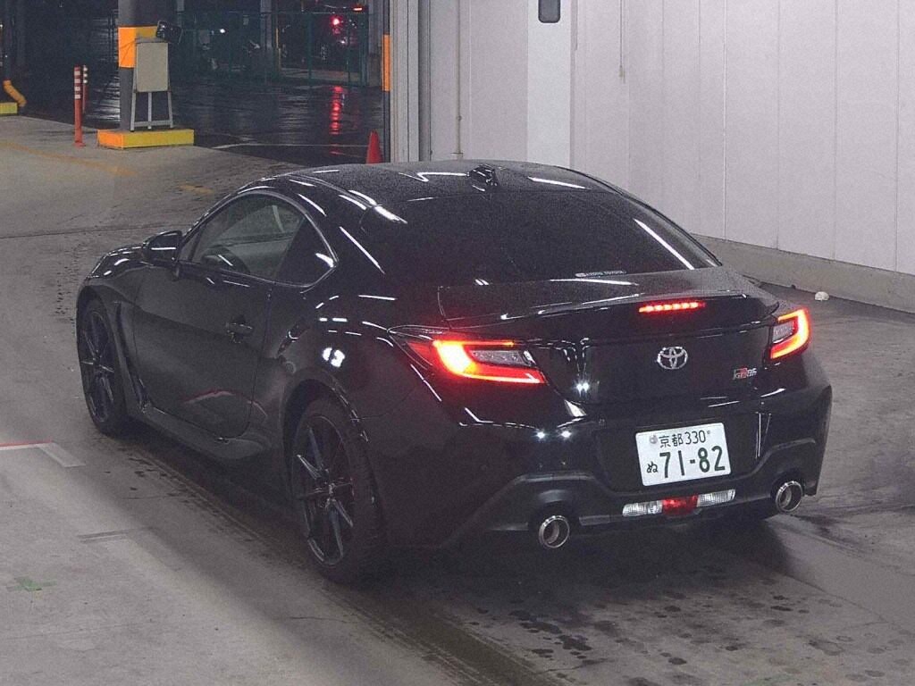 2025 TOYOTA GR86 RZ photo 2