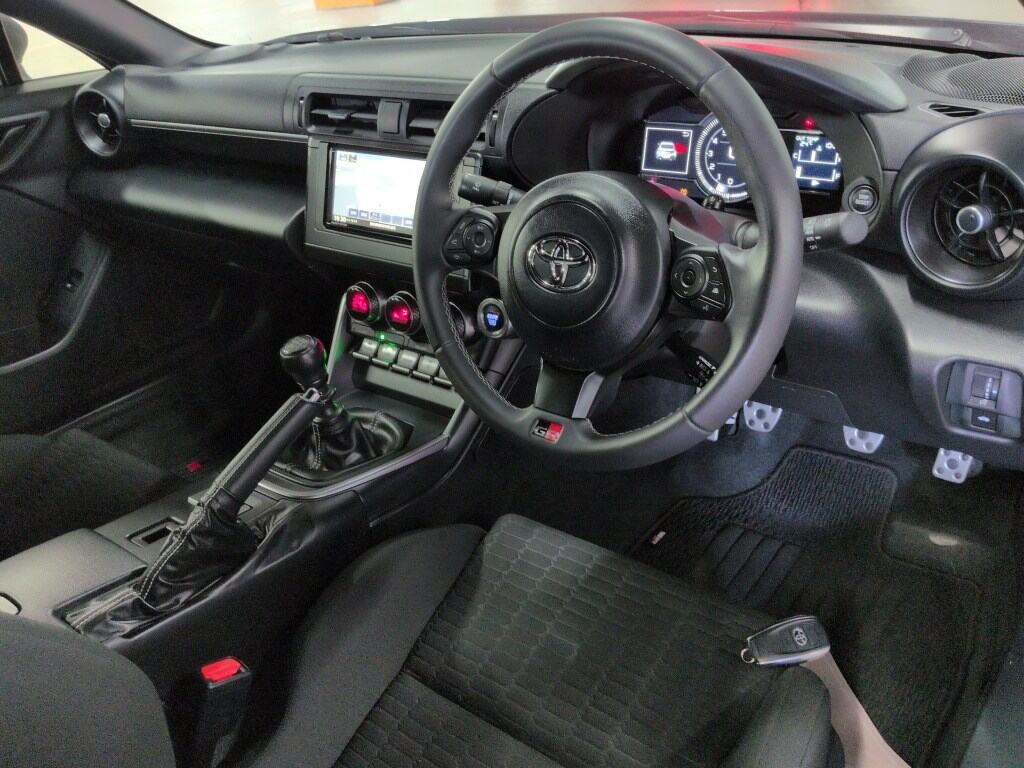 2025 TOYOTA GR86 SZ photo 3