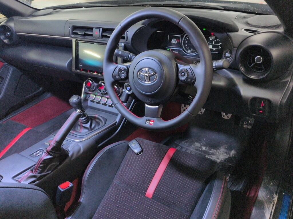 2023 TOYOTA GR86 RZ photo 3