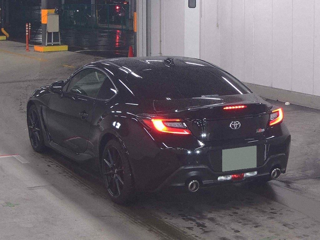 2025 TOYOTA GR86 RZ photo 2