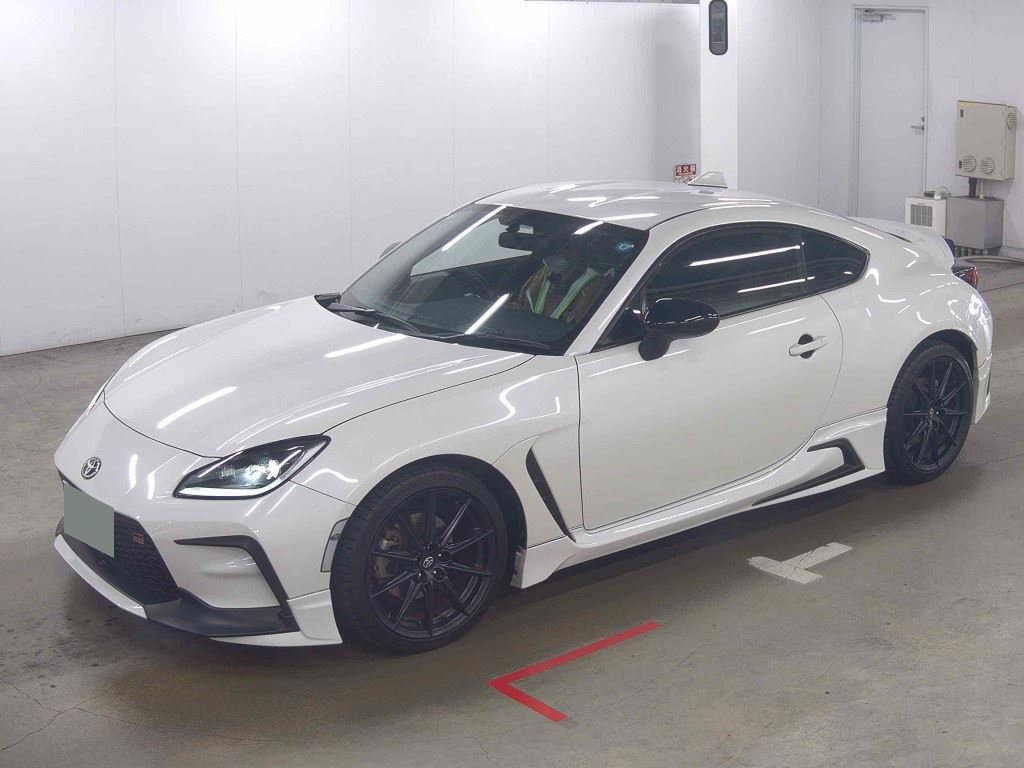 2025 TOYOTA GR86 RZ photo 4