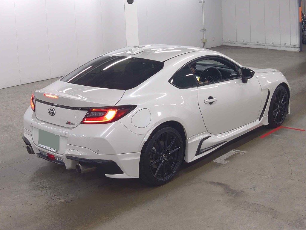 2025 TOYOTA GR86 RZ photo 5