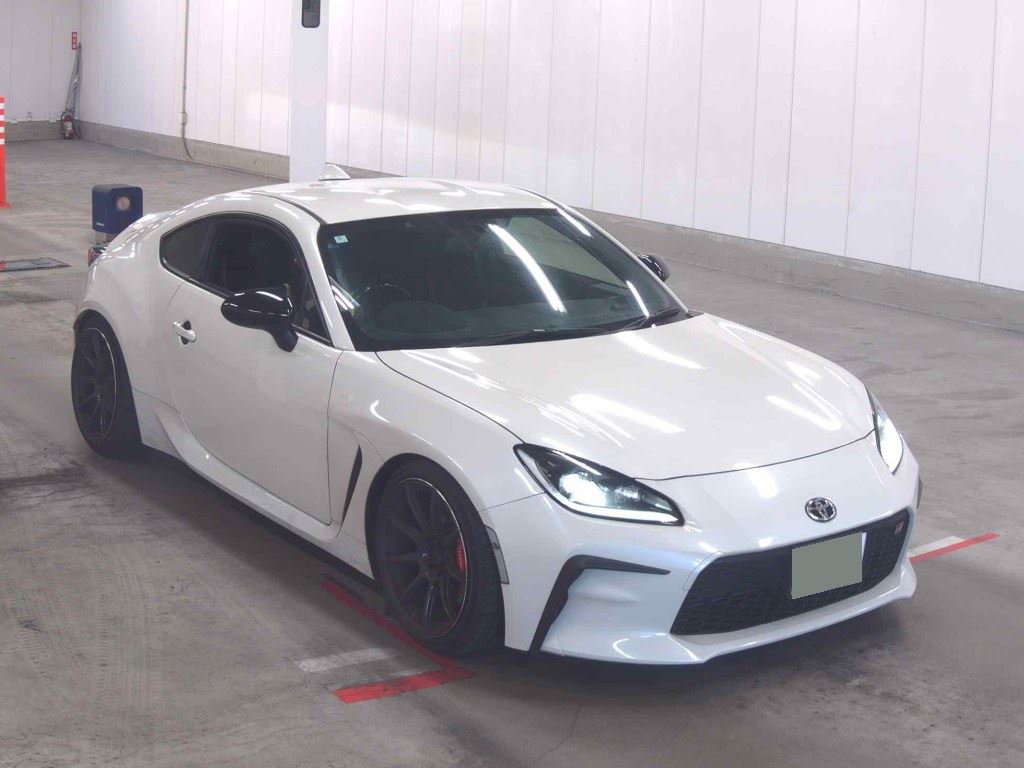 2024 TOYOTA GR86 RZ