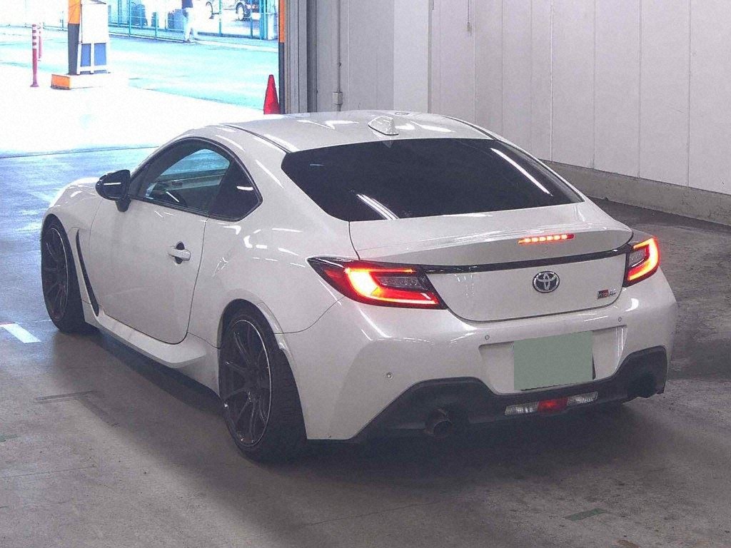 2024 TOYOTA GR86 RZ photo 2