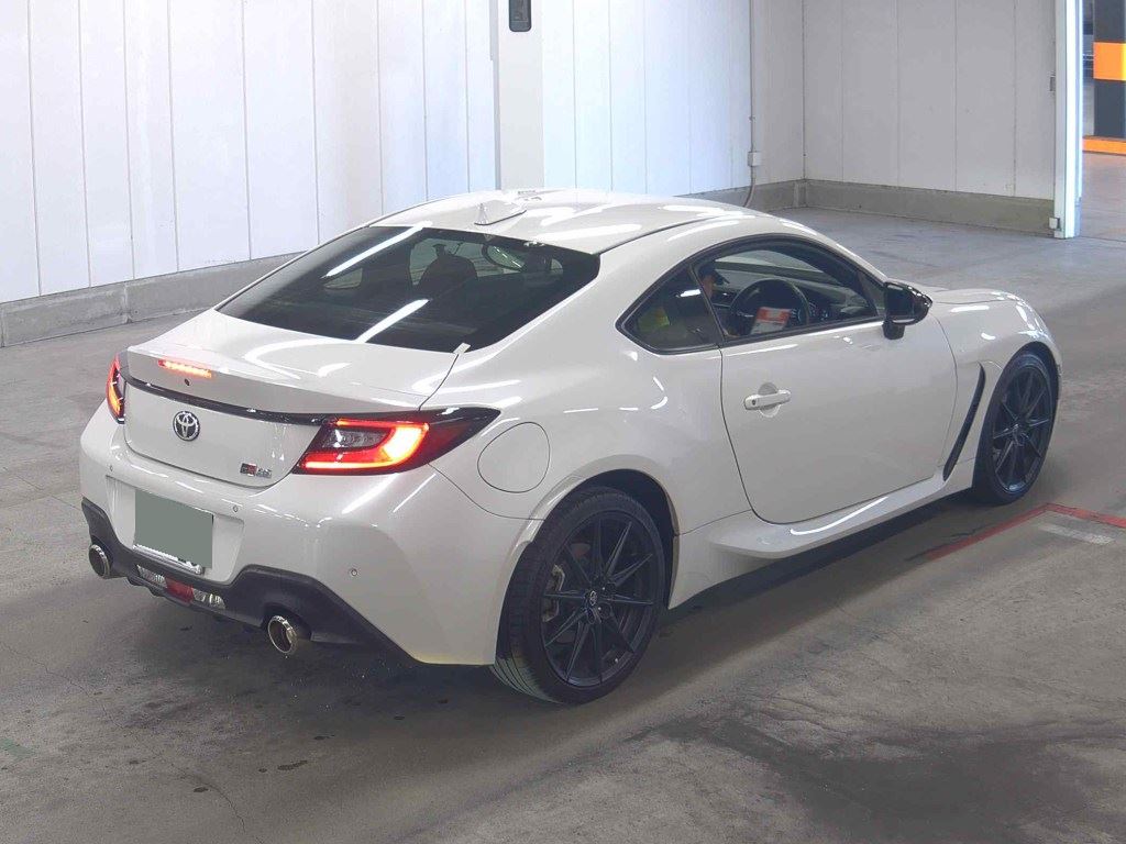 2022 TOYOTA GR86 RZ photo 5