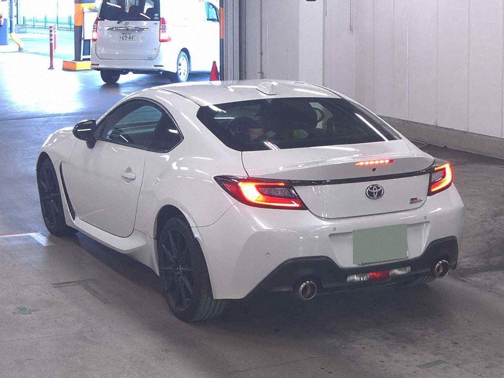 2022 TOYOTA GR86 RZ photo 2