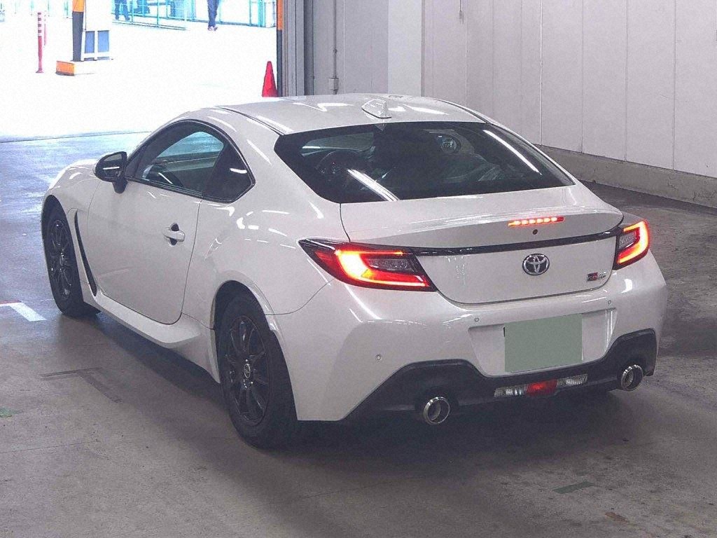 2024 TOYOTA GR86 RC photo 2