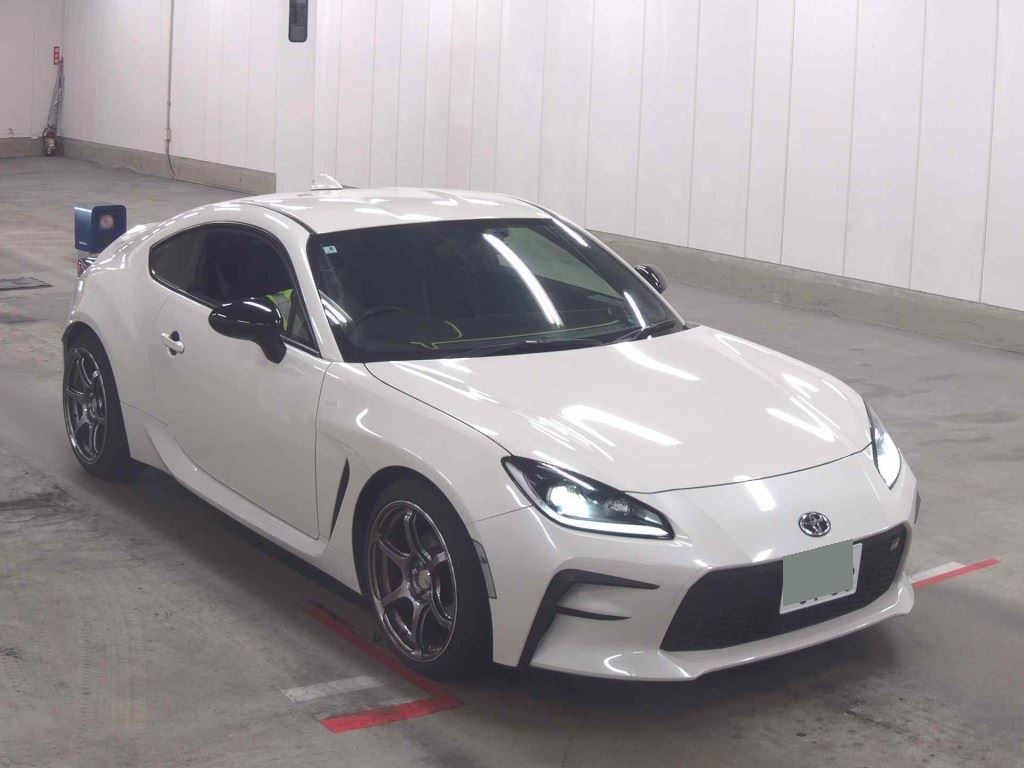 2023 TOYOTA GR86 RZ