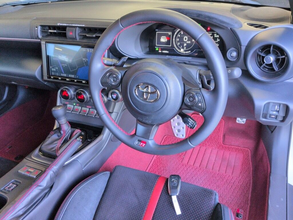 2023 TOYOTA GR86 RZ photo 3