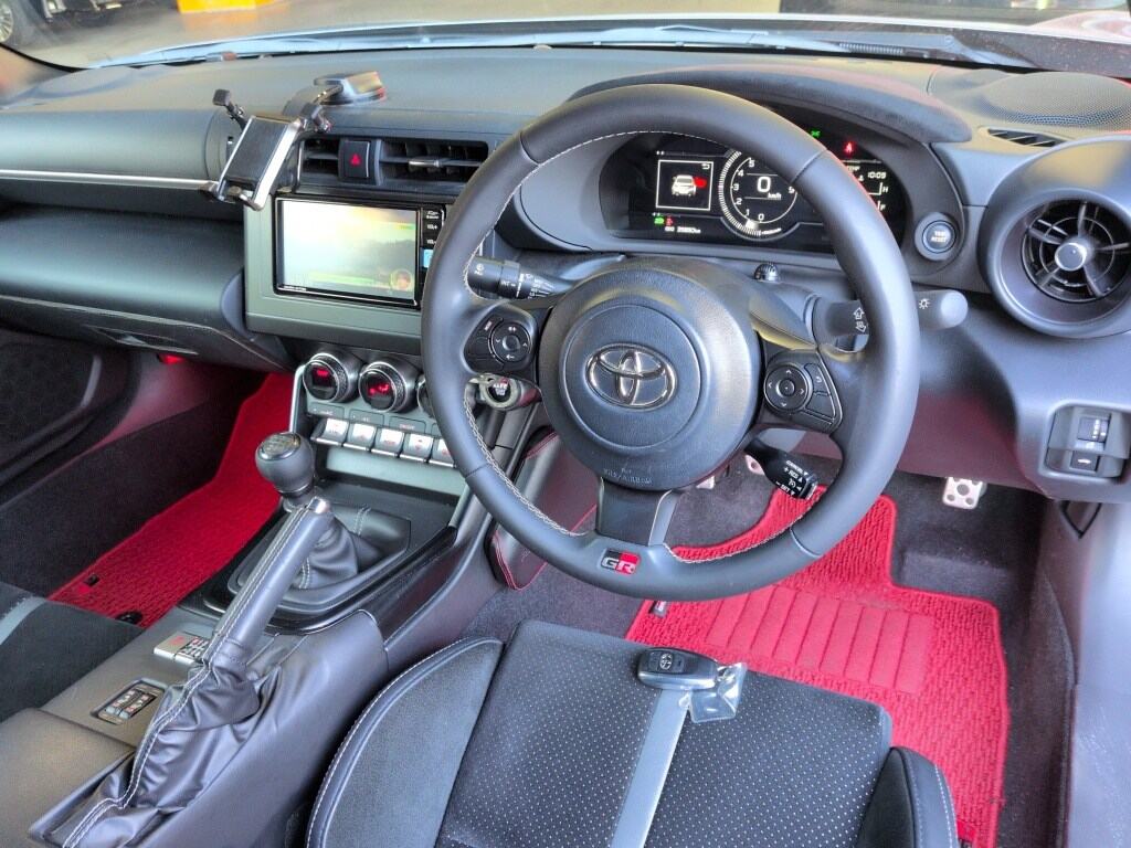 2023 TOYOTA GR86 RZ photo 3