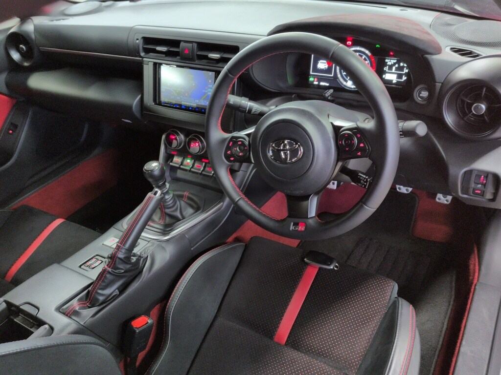 2025 TOYOTA GR86 RZ photo 3