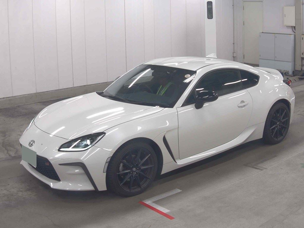 2025 TOYOTA GR86 RZ photo 4
