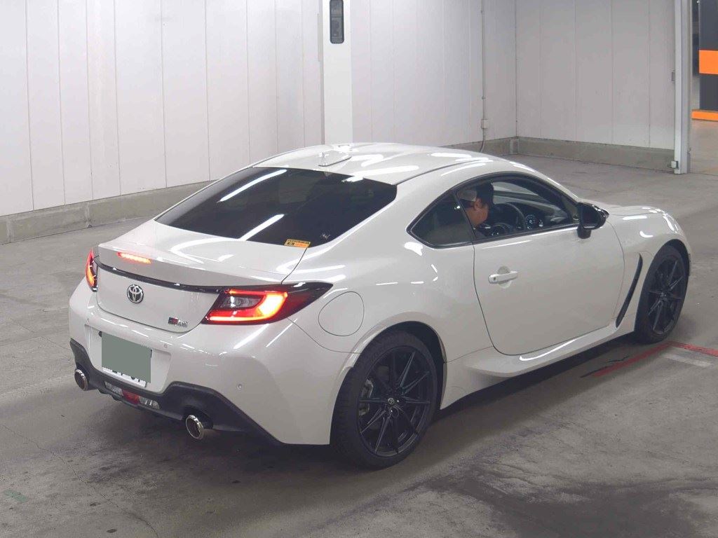 2025 TOYOTA GR86 RZ photo 5