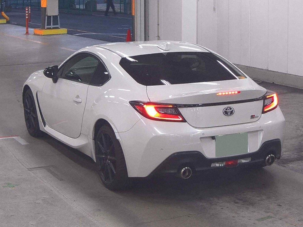 2025 TOYOTA GR86 RZ photo 2