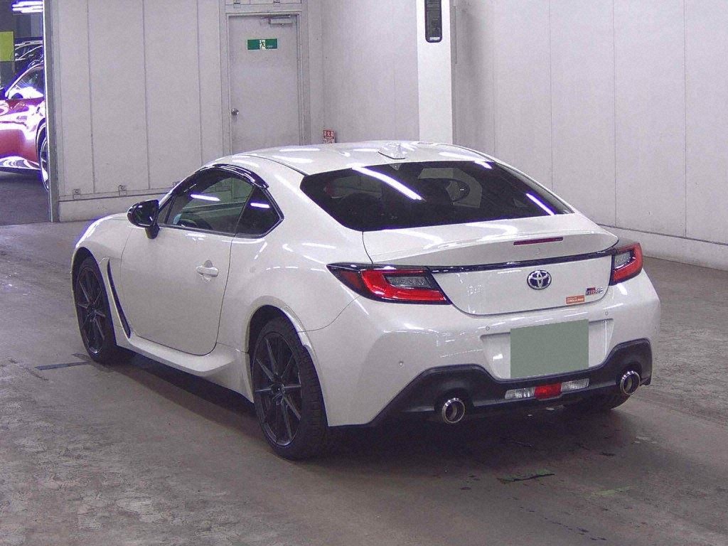 2025 TOYOTA GR86 RZ photo 2