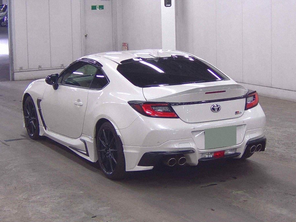 2024 TOYOTA GR86 RZ photo 2