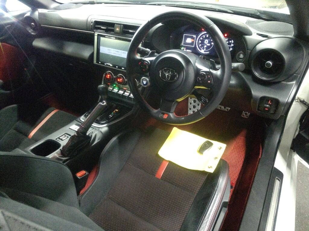 2022 TOYOTA GR86 RZ photo 3