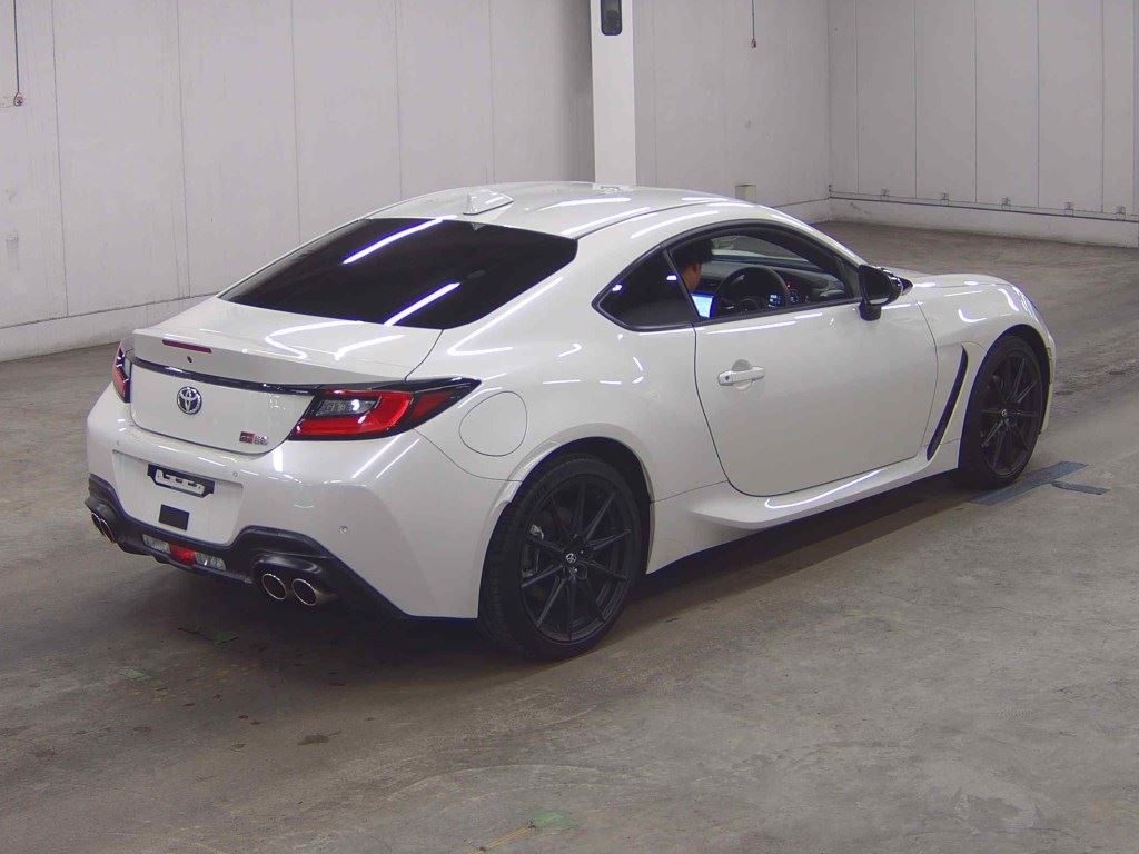 2025 TOYOTA GR86 RZ photo 5