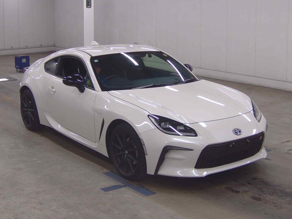 2025 TOYOTA GR86 RZ