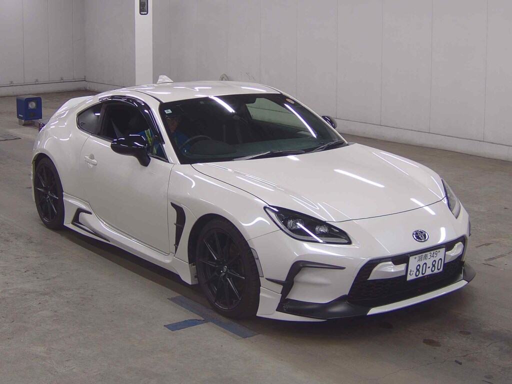 2024 TOYOTA GR86 RZ