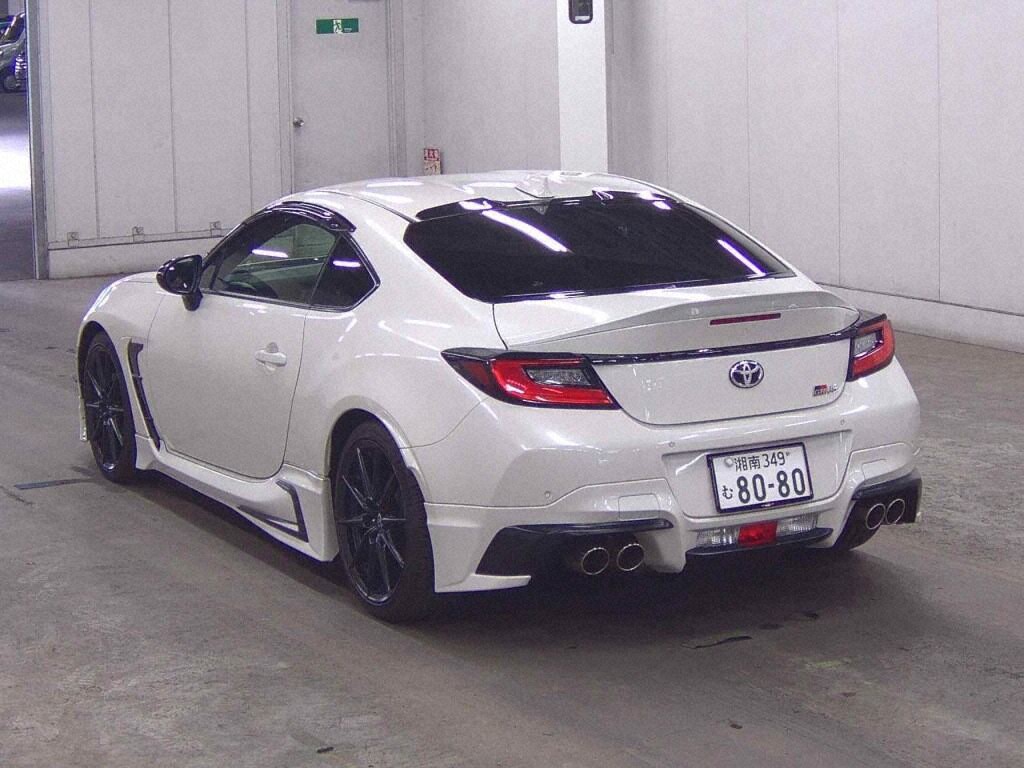 2024 TOYOTA GR86 RZ photo 2