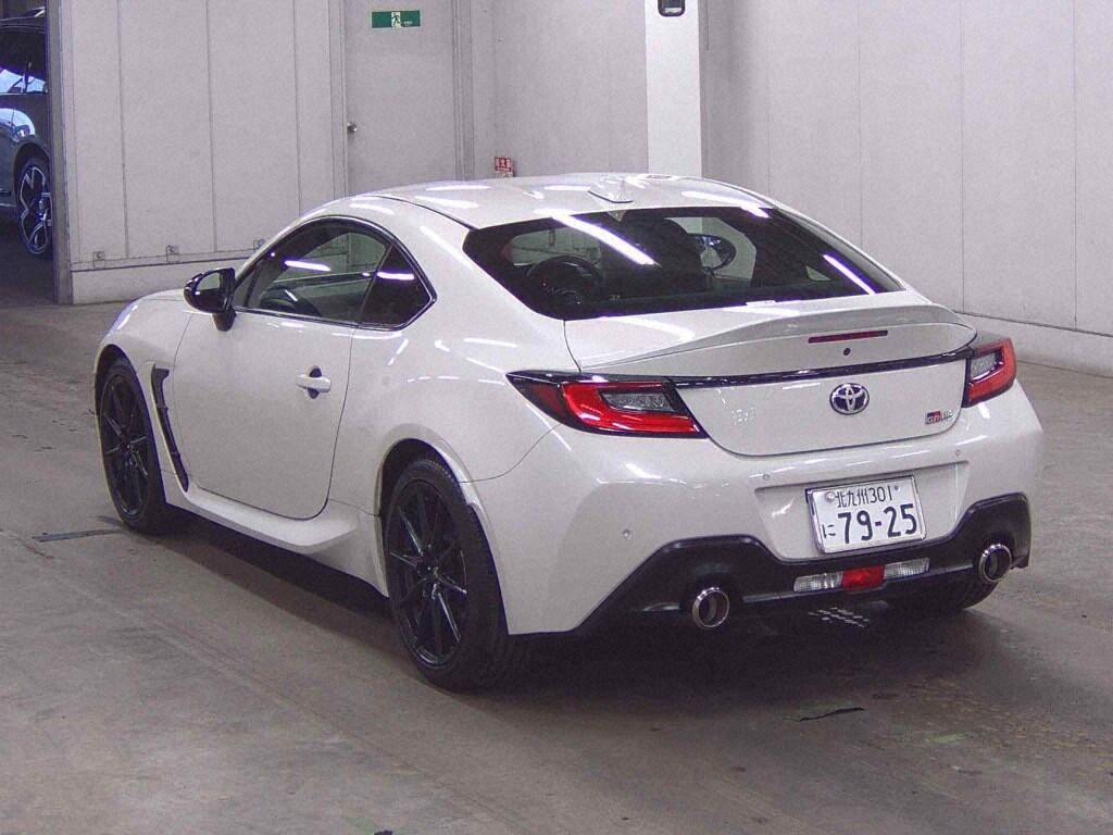 2022 TOYOTA GR86 RZ photo 2