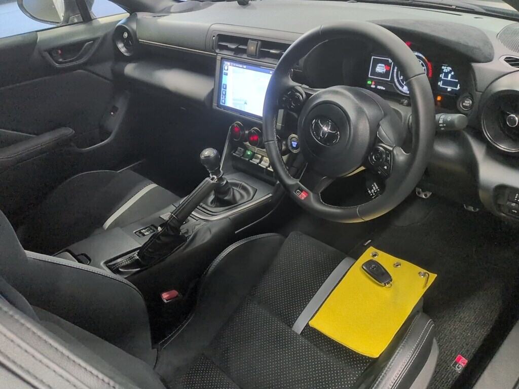 2025 TOYOTA GR86 RZ photo 5