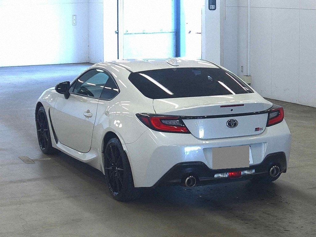 2021 TOYOTA GR86 RZ photo 2