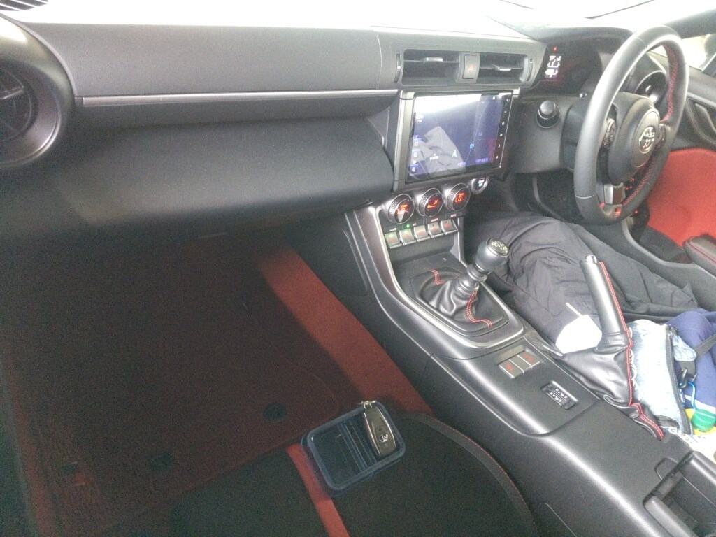 2025 TOYOTA GR86 RZ photo 3