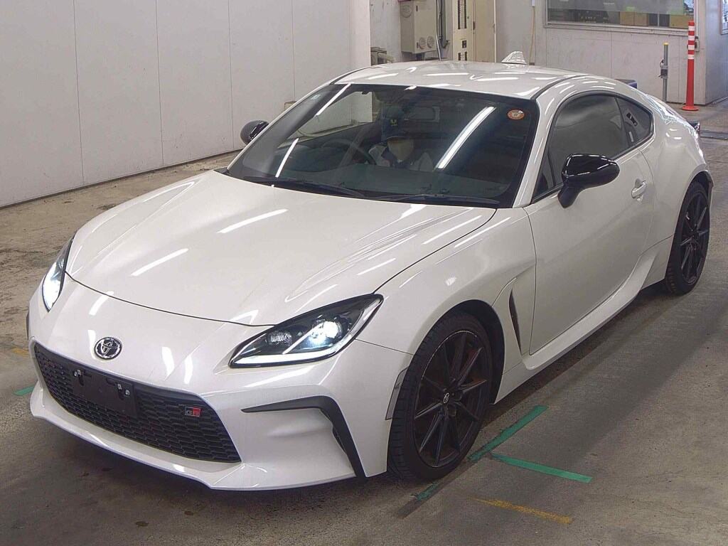 2025 TOYOTA GR86 RZ photo 4