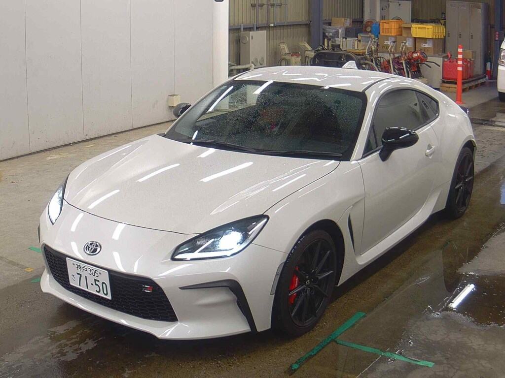 2026 TOYOTA GR86 RZ photo 4