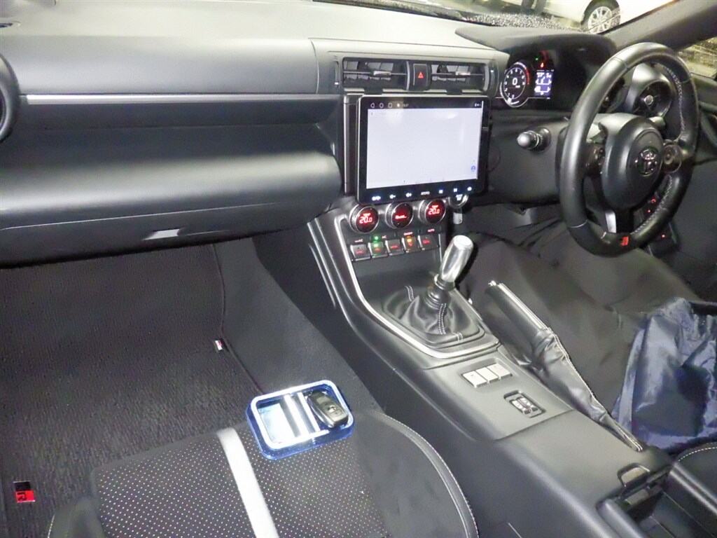 2023 TOYOTA GR86 RZ photo 3