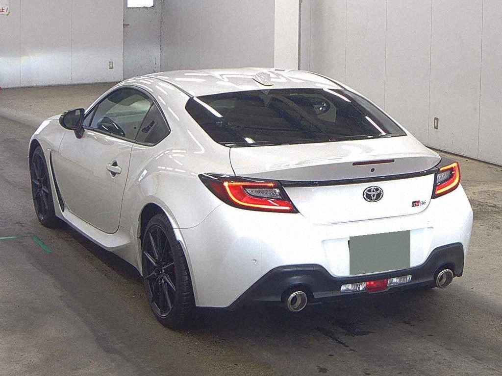2025 TOYOTA GR86 RZ photo 2