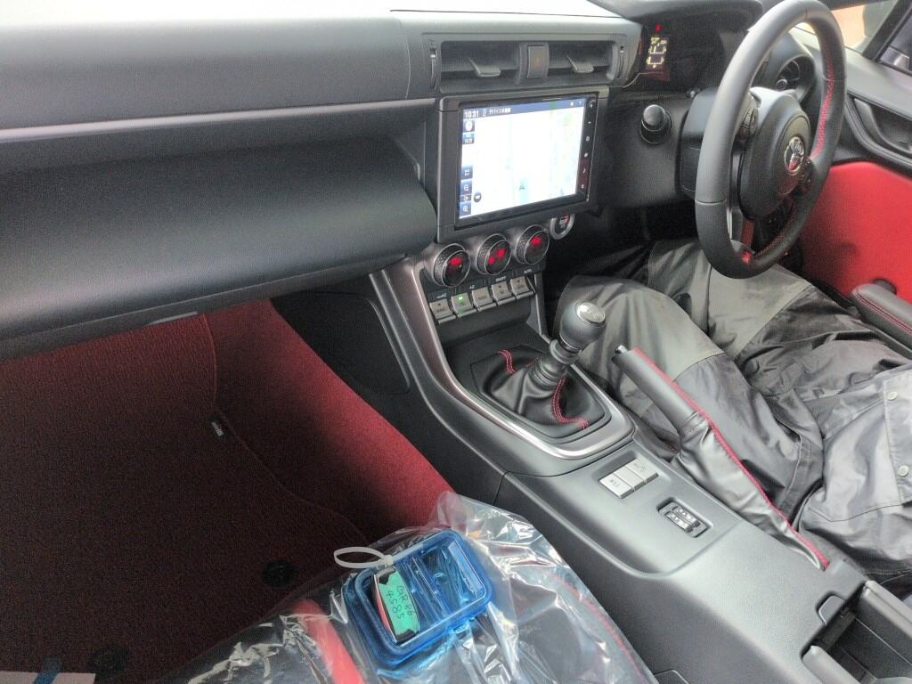 2024 TOYOTA GR86 RZ photo 3