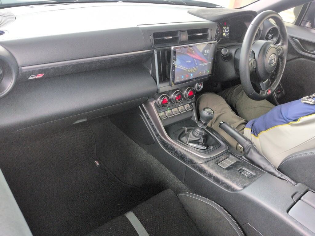 2023 TOYOTA GR86 RZ photo 3
