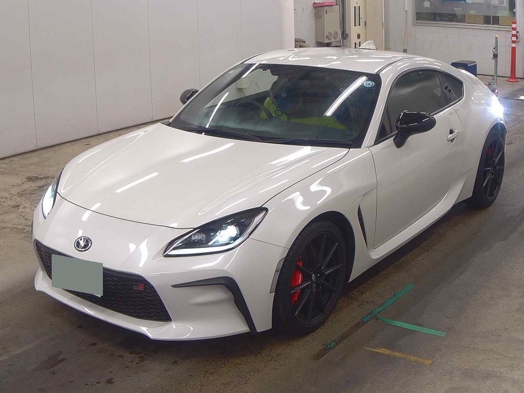 2025 TOYOTA GR86 RZ photo 4