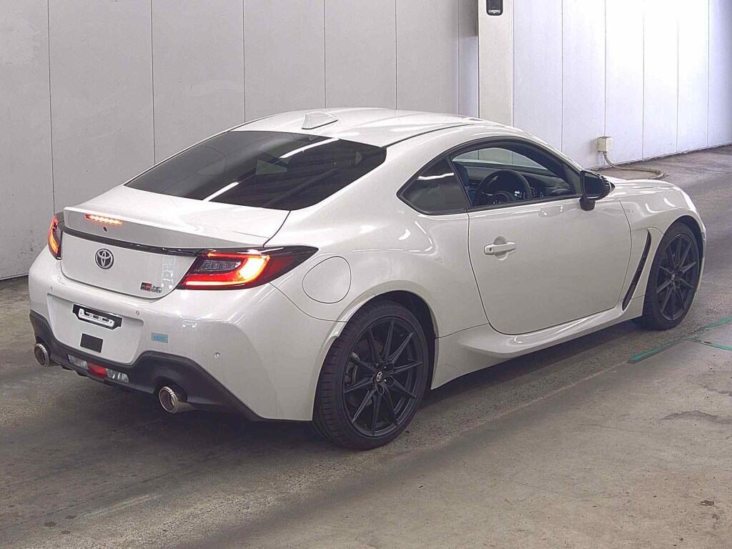 2025 TOYOTA GR86 RZ photo 5