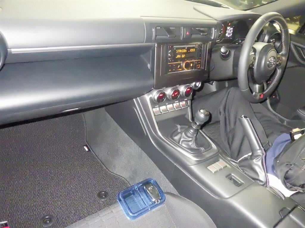 2023 TOYOTA GR86 SZ photo 3