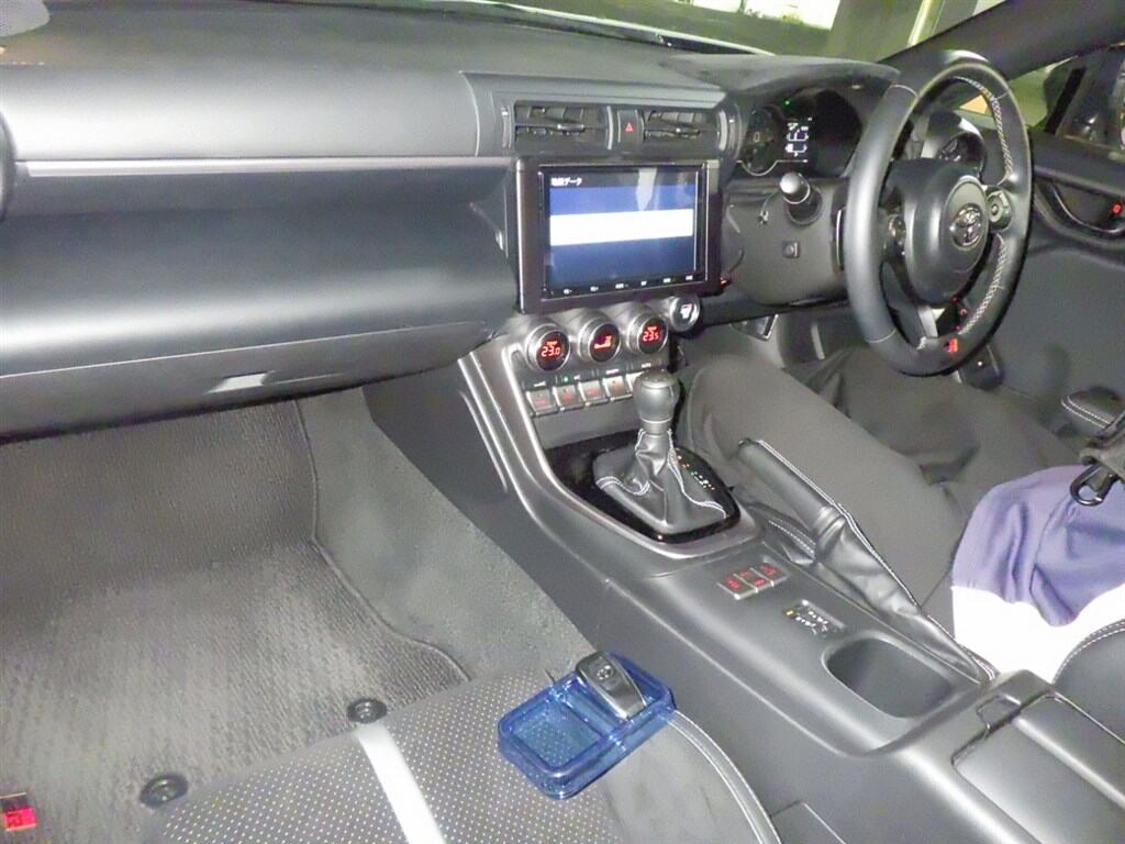 2023 TOYOTA GR86 RZ photo 3