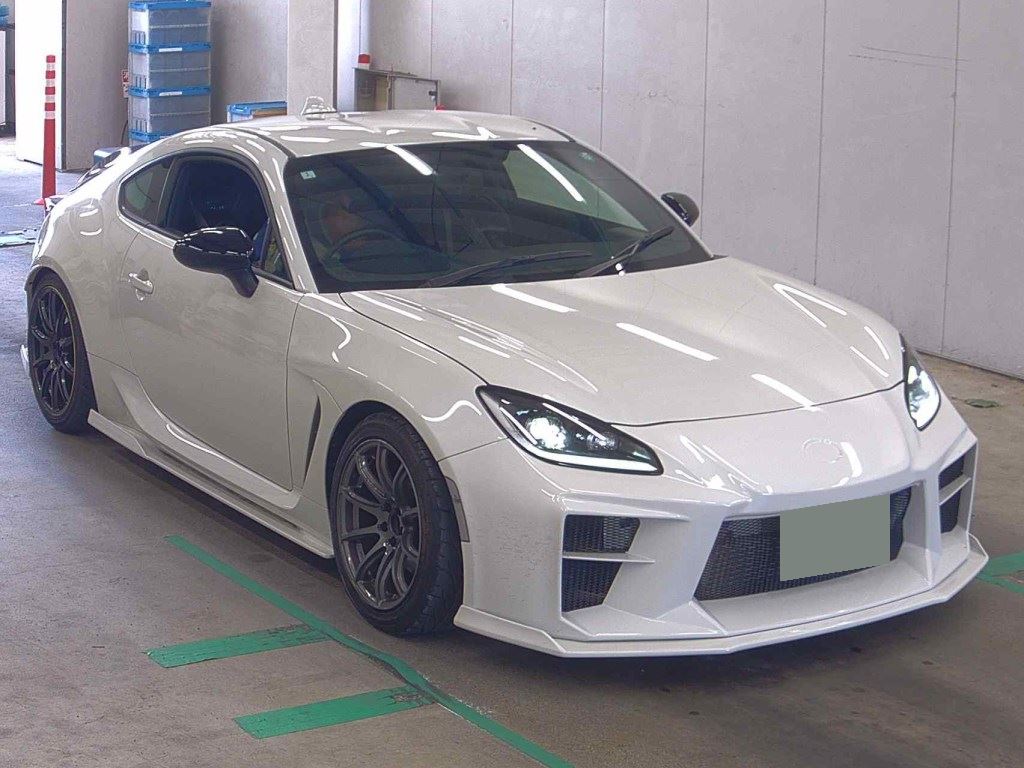 2024 TOYOTA GR86 RZ