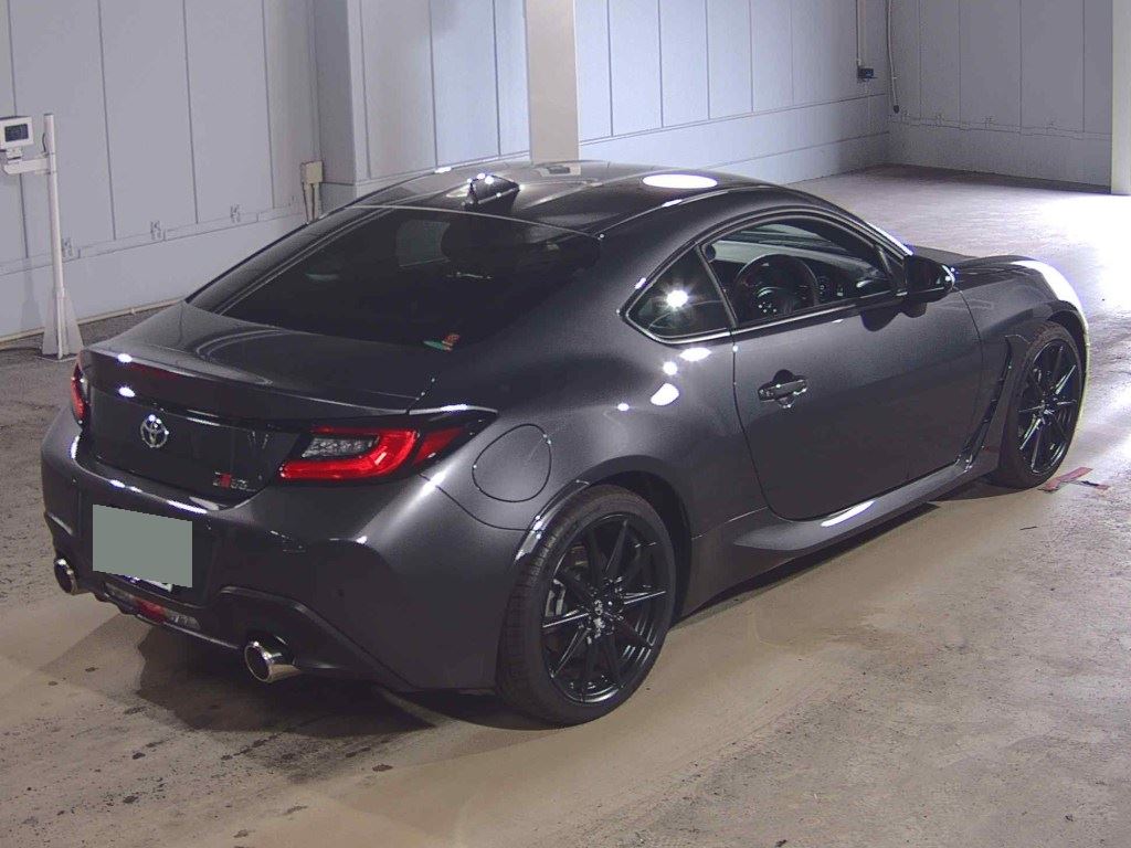 2025 TOYOTA GR86 RZ photo 5